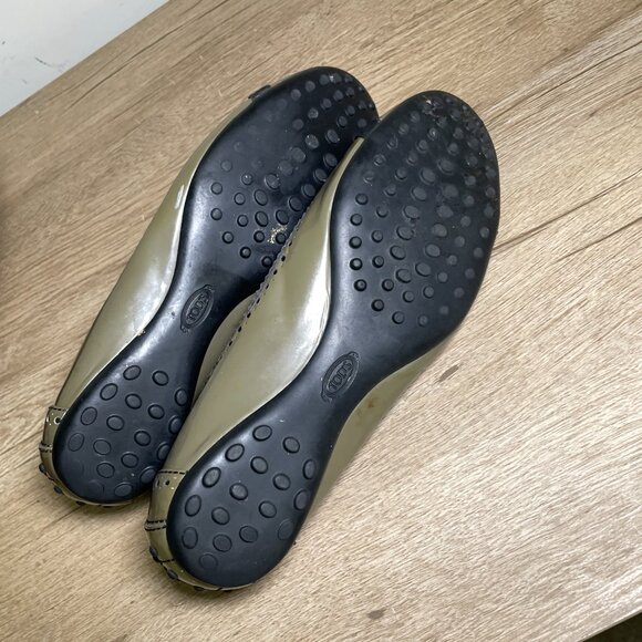 Women's Size 38.5 EU (US 8) Tod's Olive Green Patent Leather Ballet Flats - Picture 6 of 8